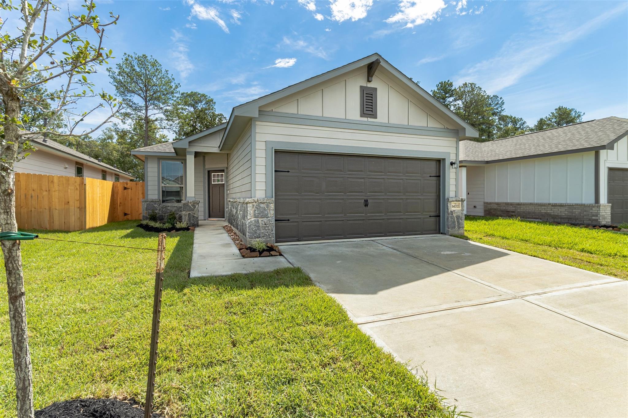 Property Photo: 14717 Pinion Ct TX 77302