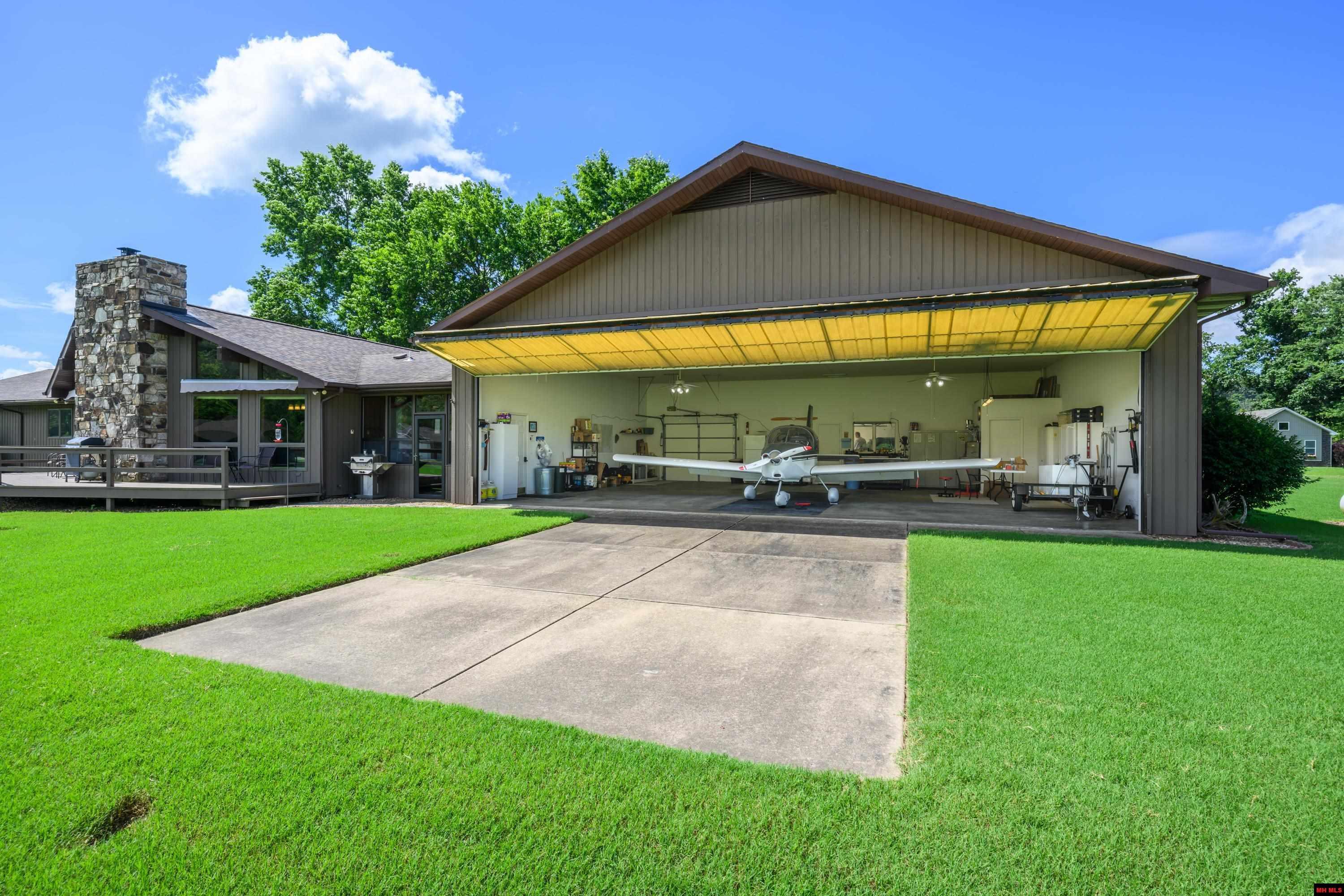 Property Photo: 563 Valley Airport Drive AR 72626