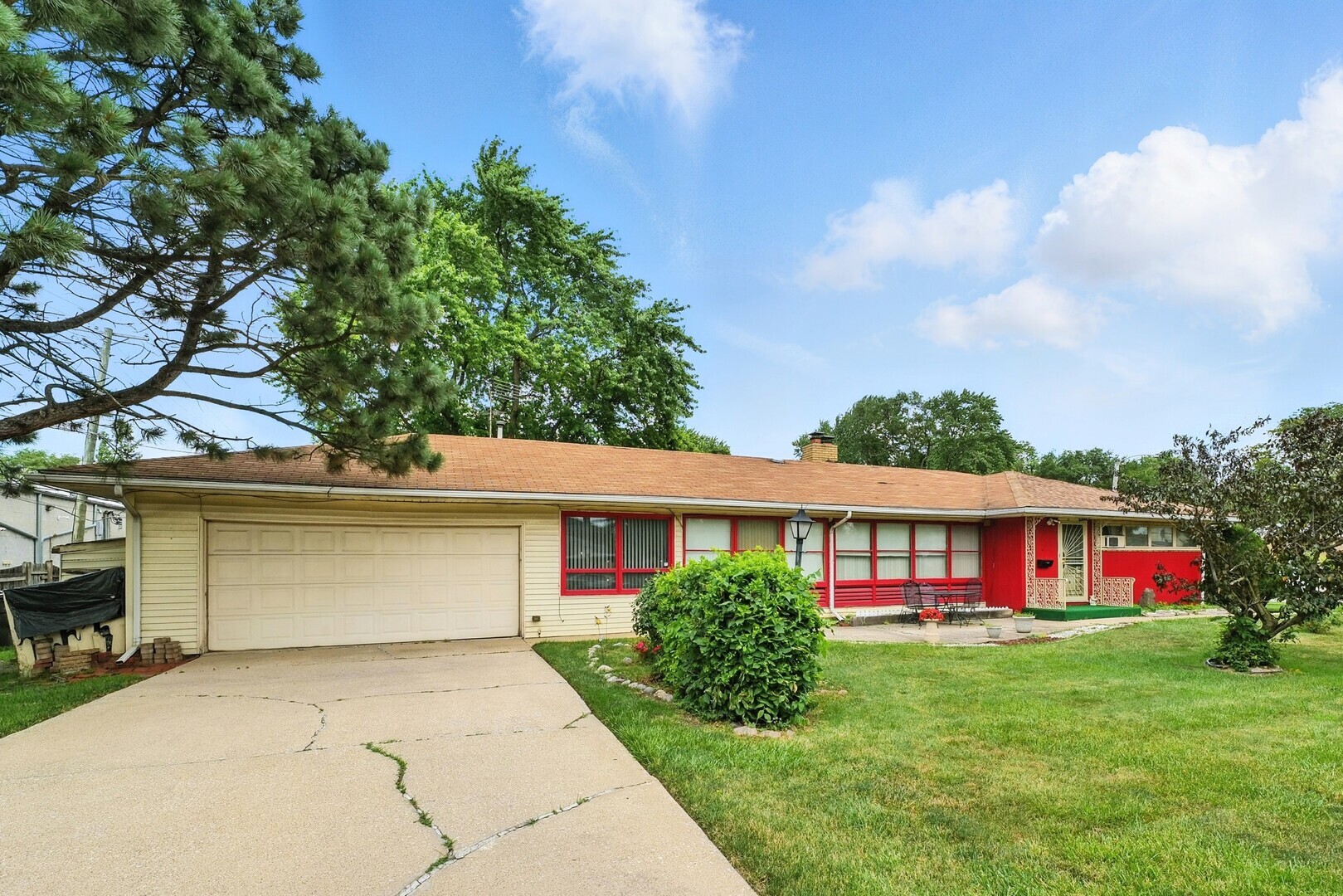 Property Photo: 16632 Emerald Avenue IL 60426