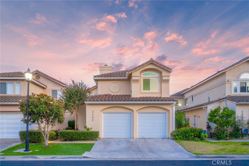 Property Photo:  2562 Woodbury Drive  CA 90503 