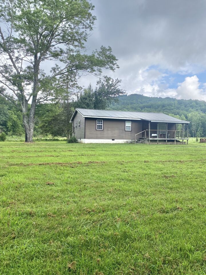 Property Photo: 410 Red Sartain Road TN 37366