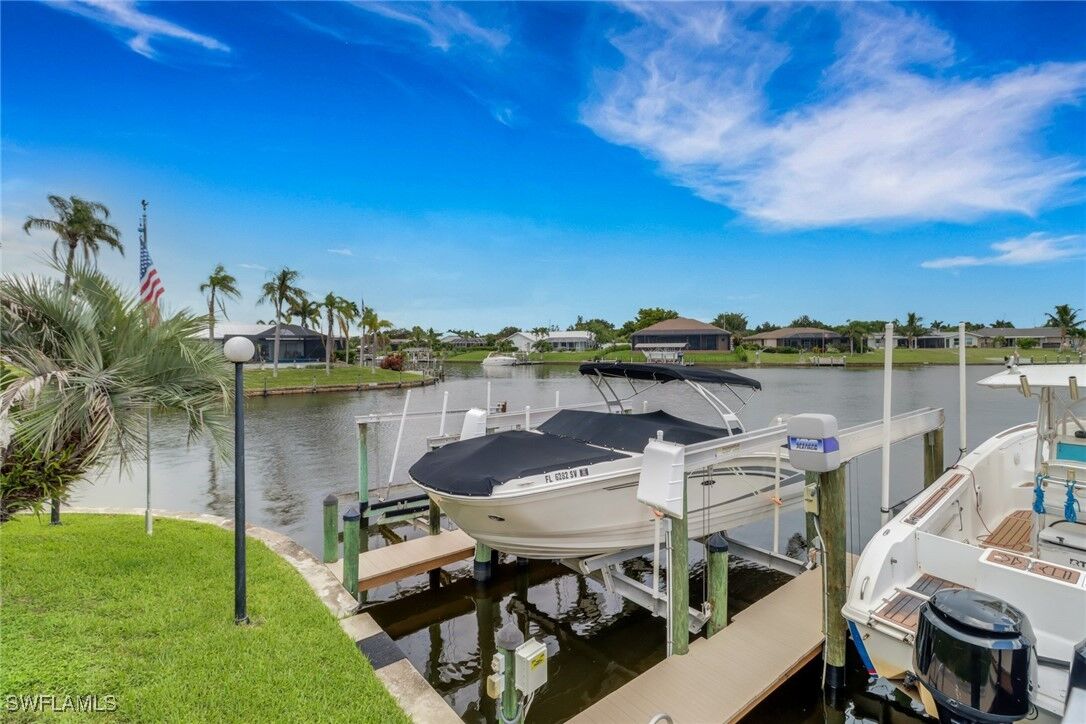 Property Photo:  3603 SE 10th Avenue 101  FL 33904 
