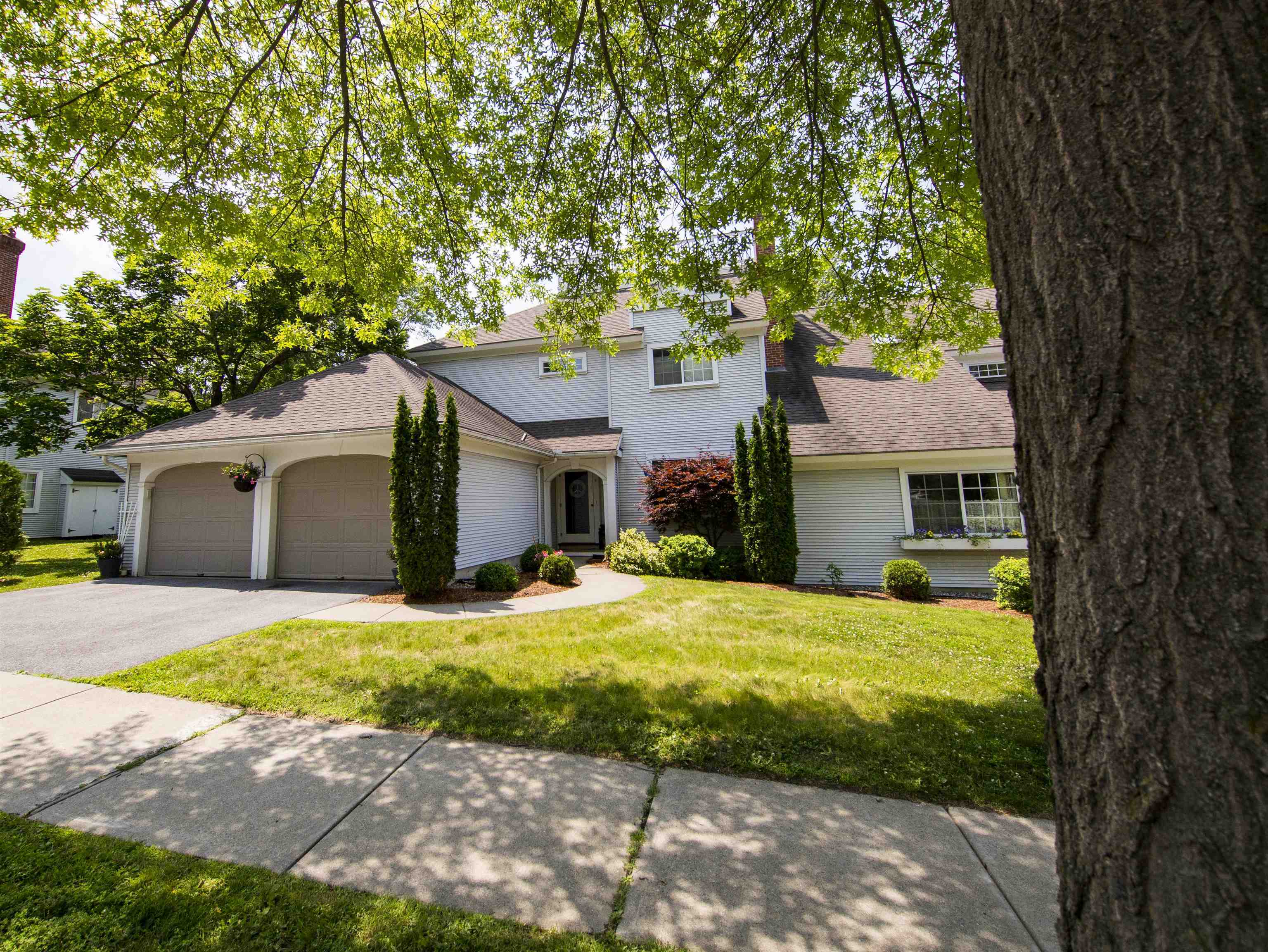 Property Photo:  8 Oak Beach Drive  VT 05401 