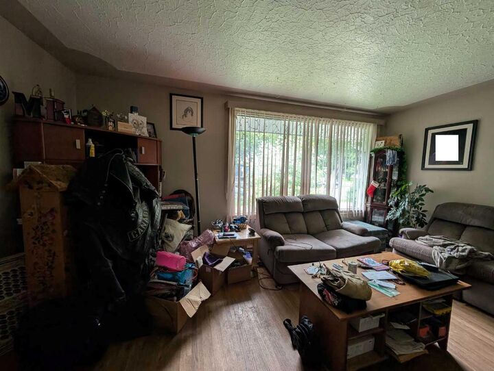 Property Photo: 35 4 Avenue SE AB T1V 1G3
