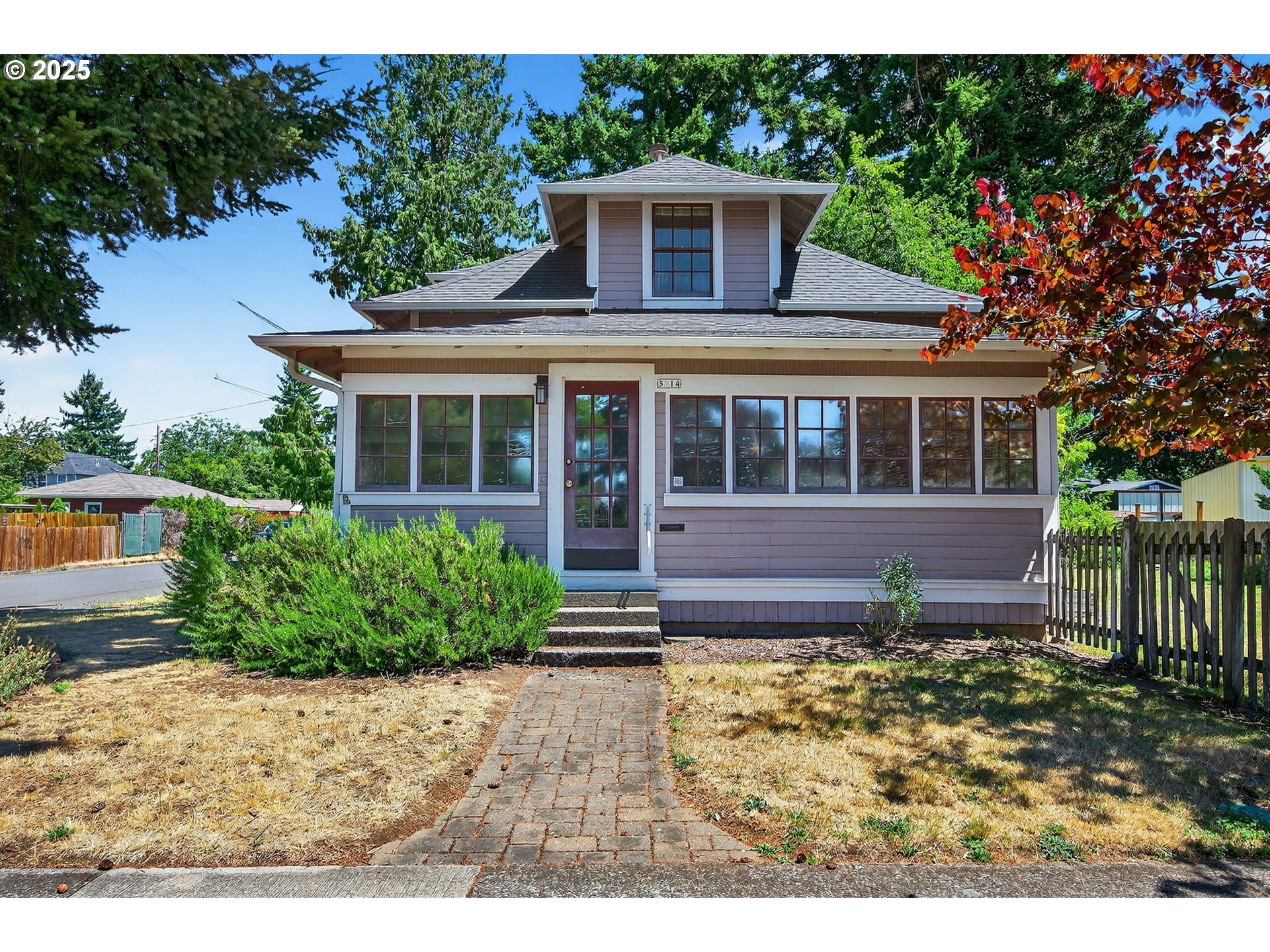 Property Photo: 5214 SE 62nd Ave OR 97206