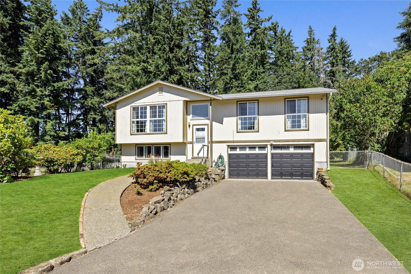 Property Photo: 15410 24th Avenue E WA 98445