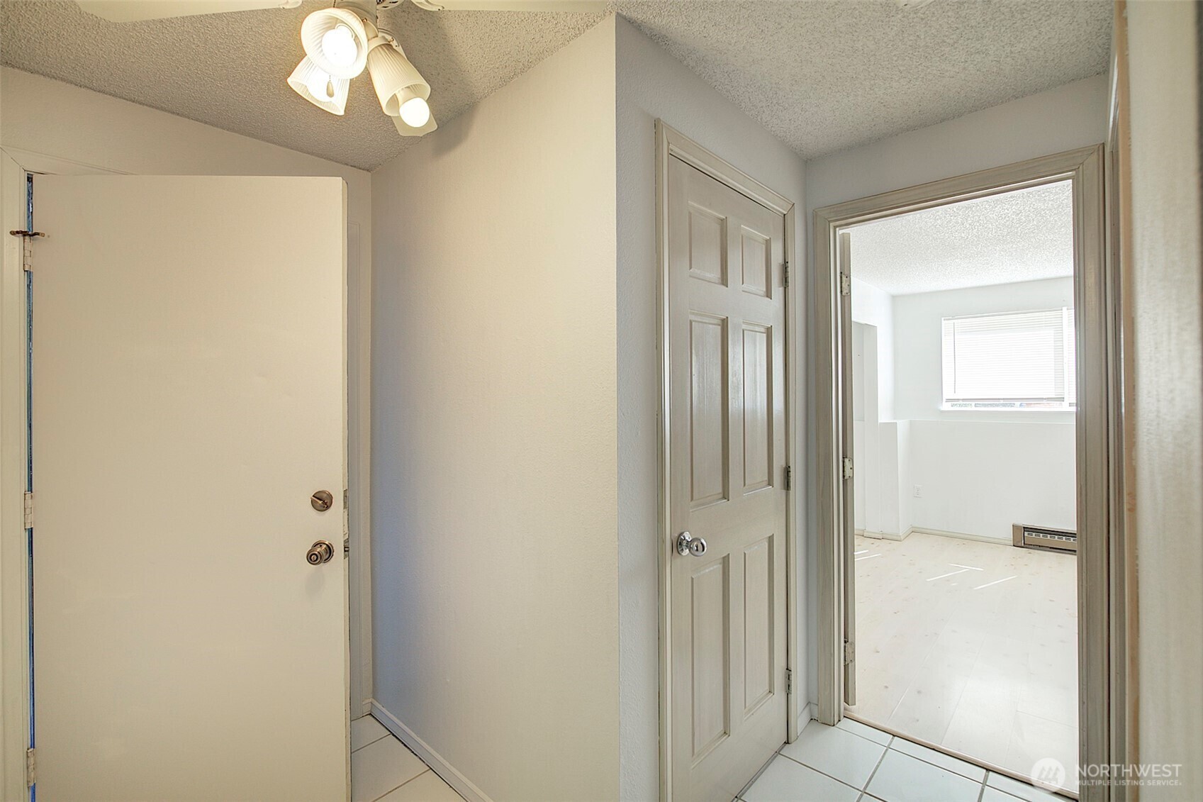 Property Photo: 421 S 321 Place C4 WA 98003