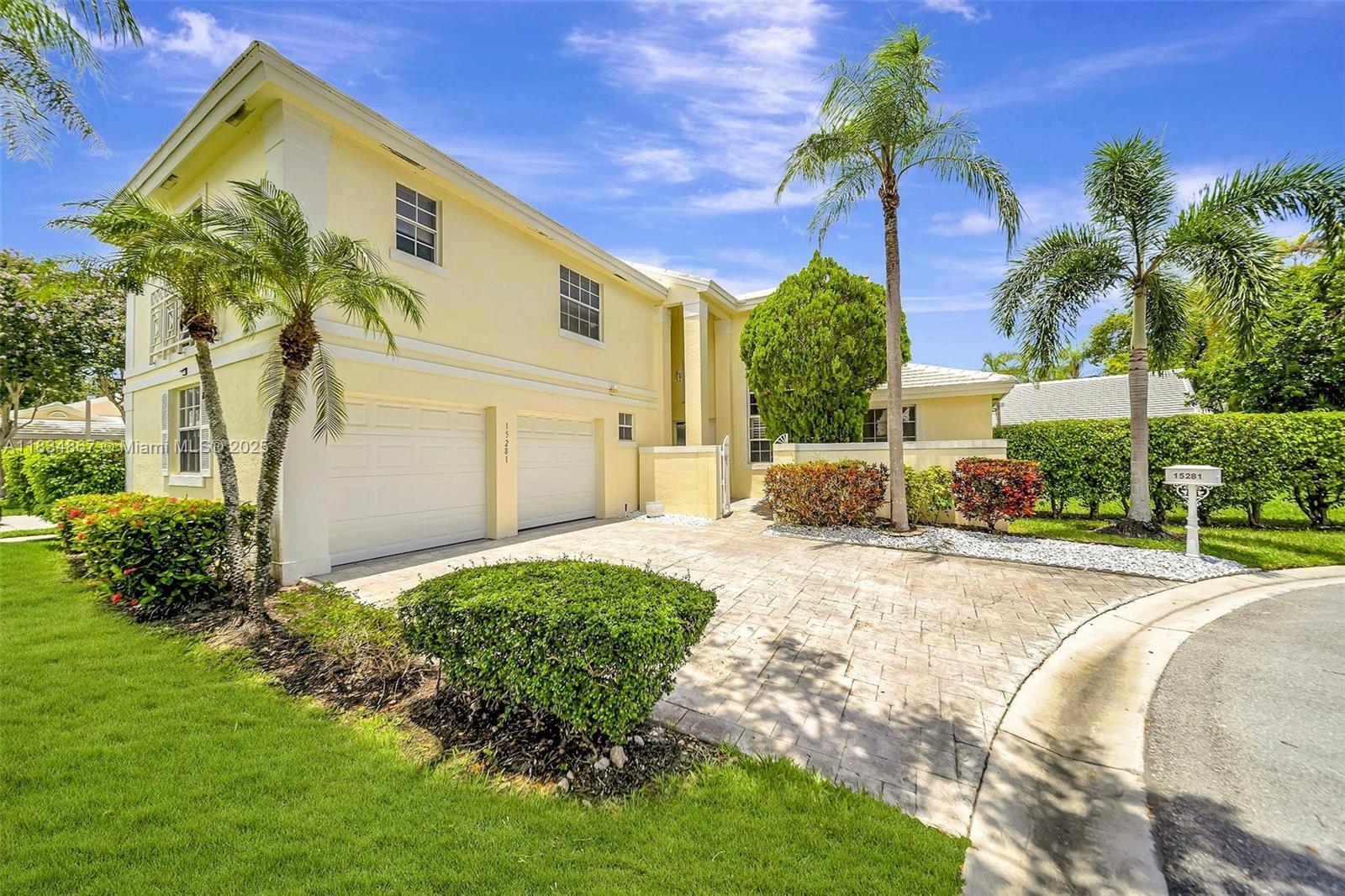 Property Photo: 15281 Wilshire Ct FL 33027