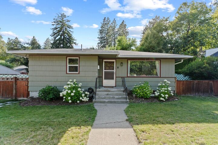 1610 S Southeast Blvd  Spokane WA 99203 photo