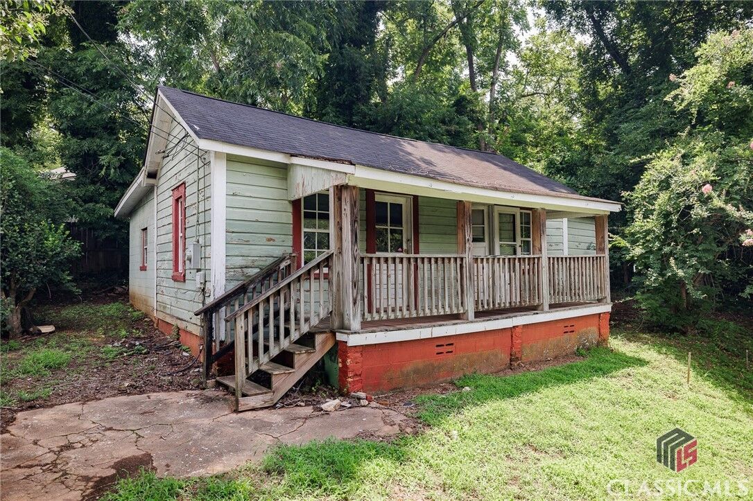 Property Photo: 250 Indale Avenue GA 30606
