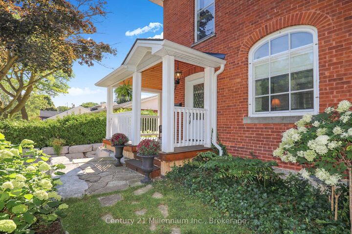 Photo de la propriété: 439 Birch Street ON L9Y 2W4