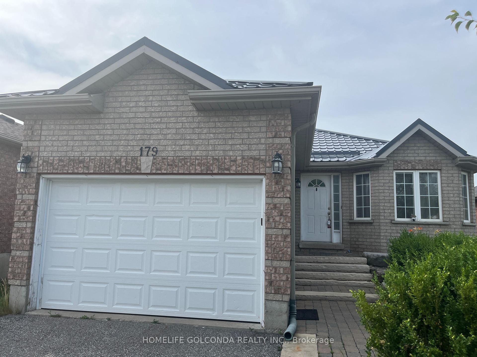 Property Photo: 179 Hanmer Street E Upper ON L4M 6W6