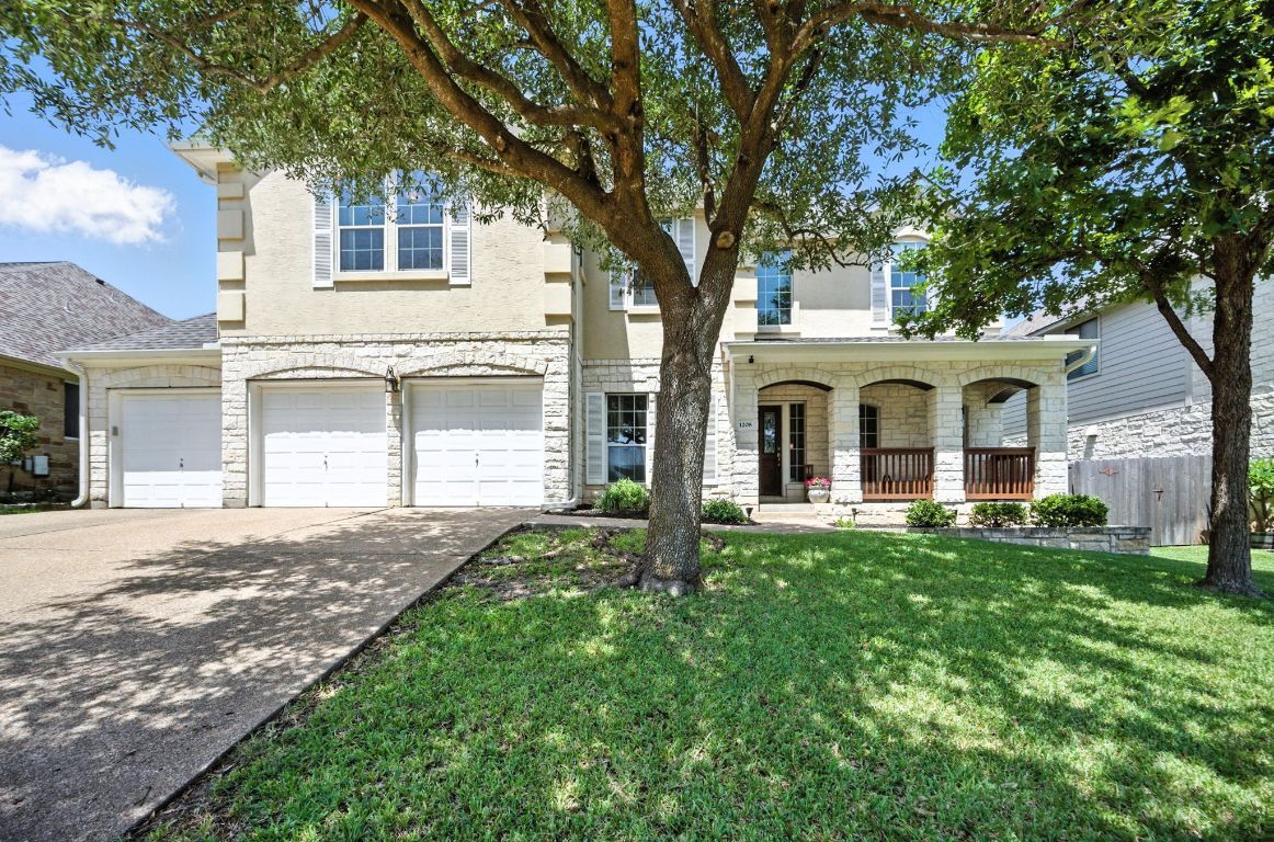 Property Photo: 1208 Pine Forest Circle TX 78665