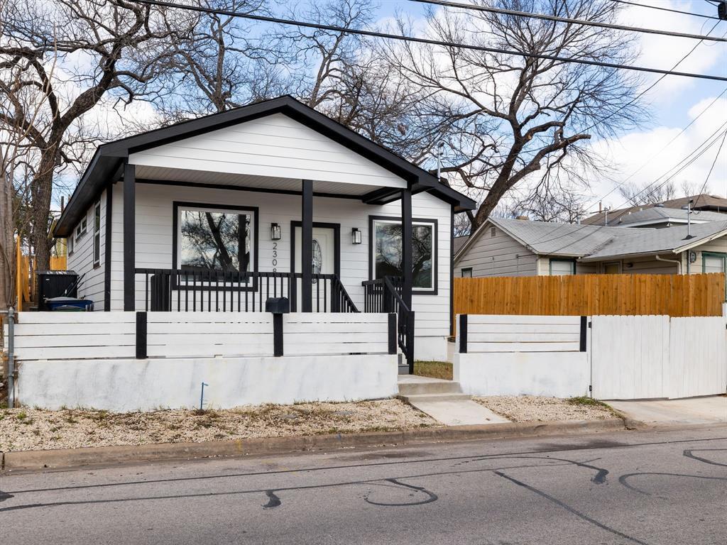 Property Photo: 2308 Santa Maria Street TX 78702