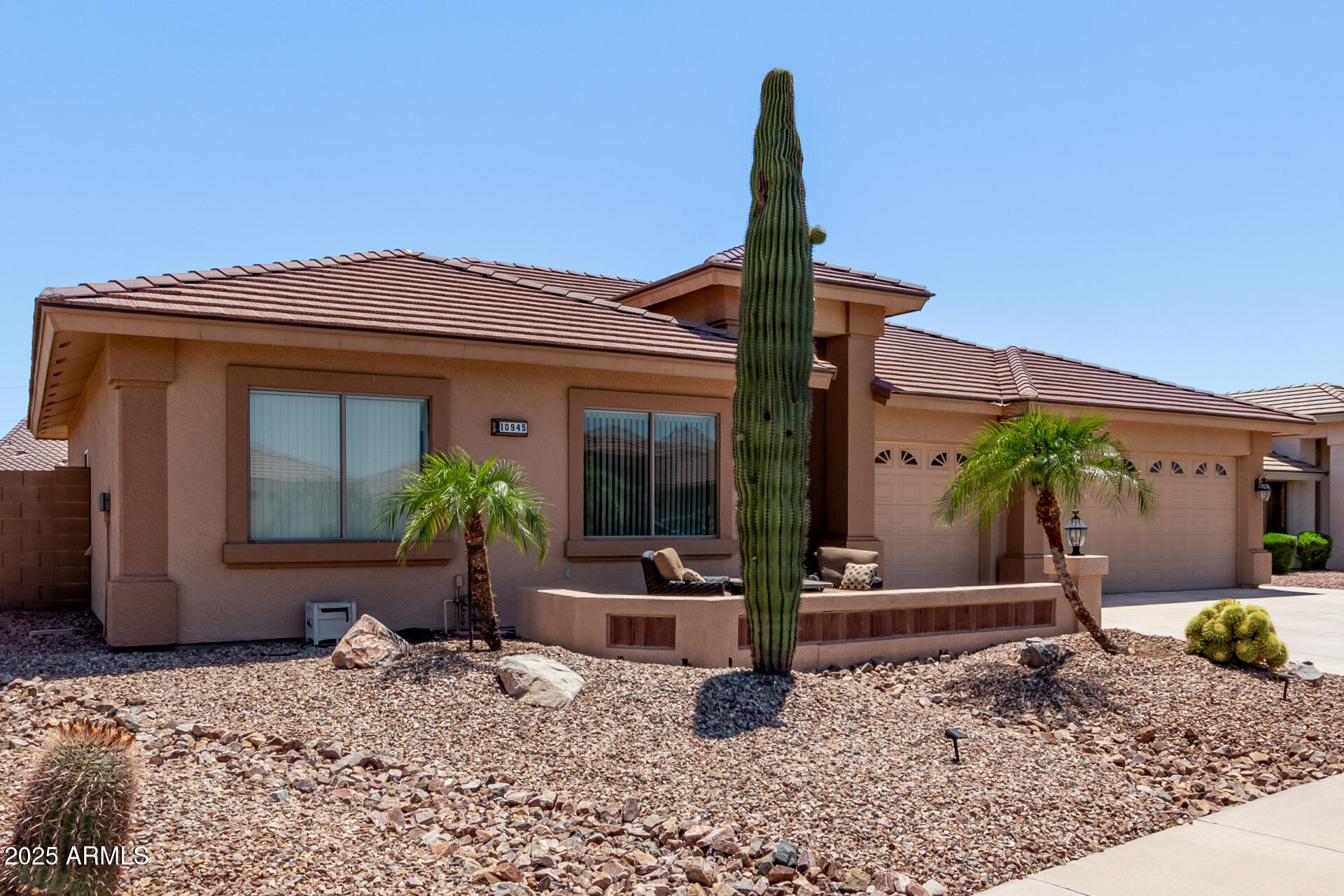Property Photo: 10945 E Oro Avenue AZ 85212