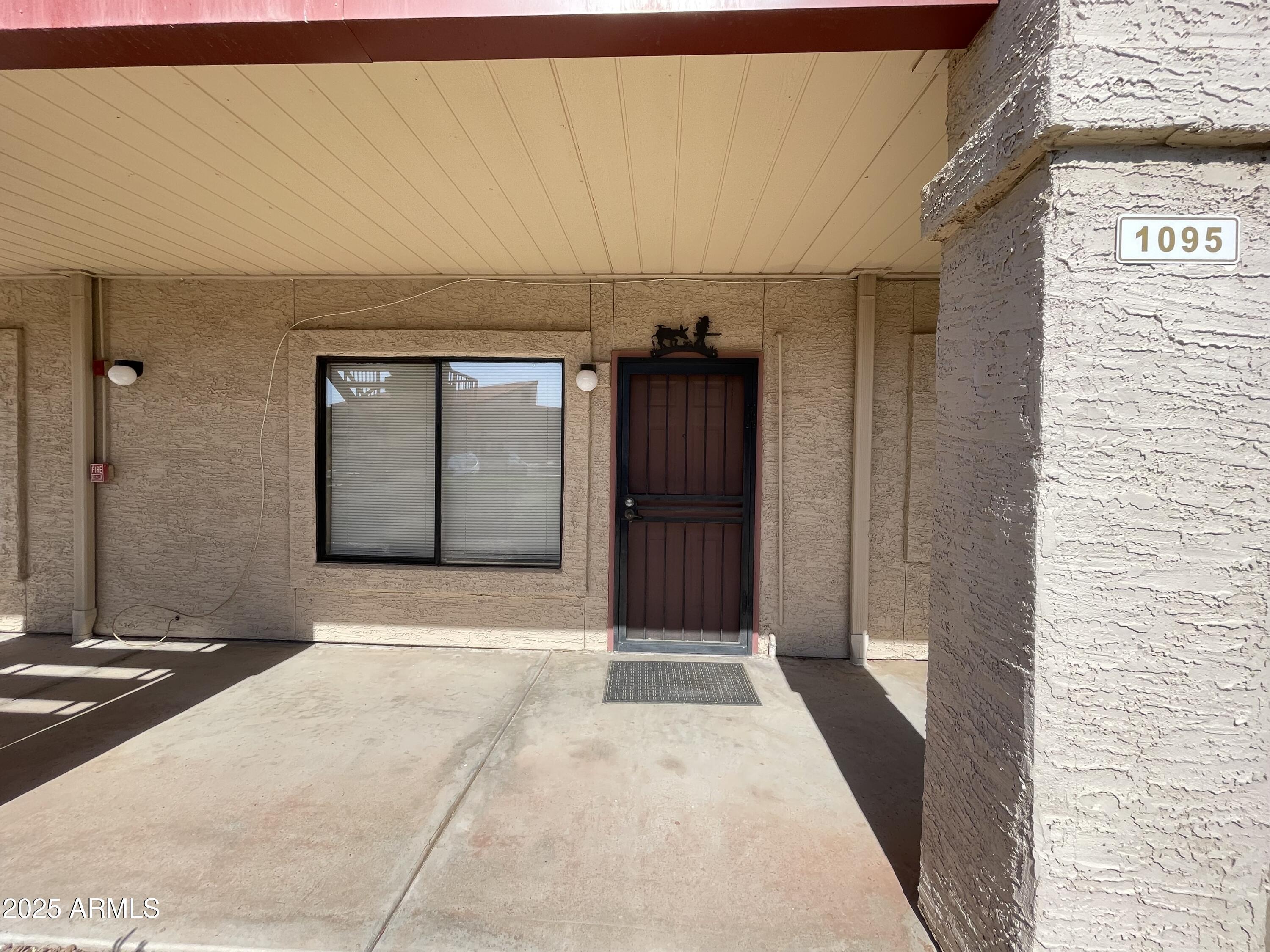 Property Photo: 1440 N Idaho Road 1095 AZ 85119