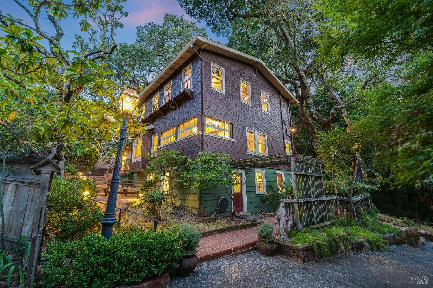 Property Photo:  150 Bungalow Avenue  CA 94901 
