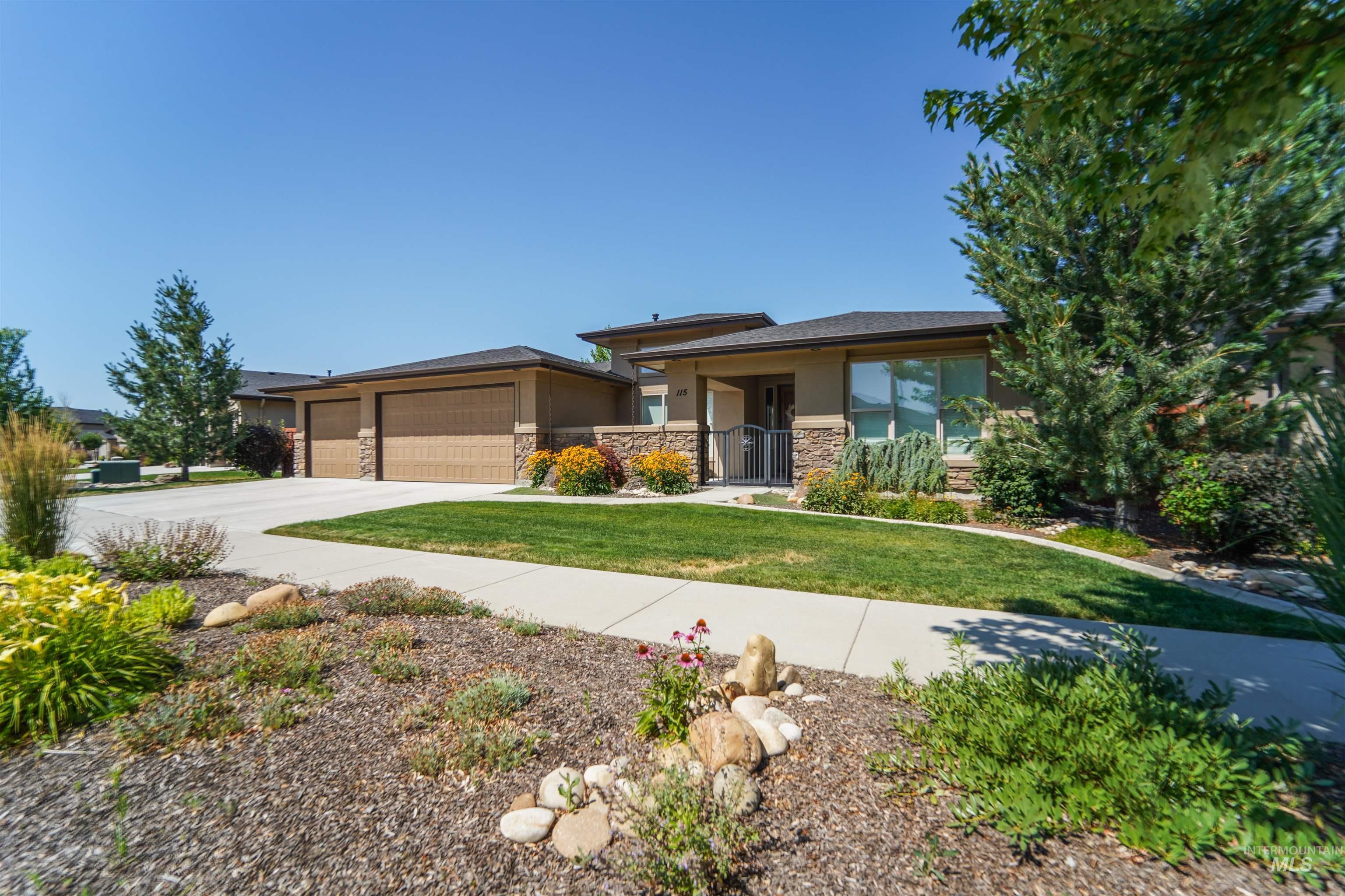 Property Photo: 115 Wildgrass Way ID 83669