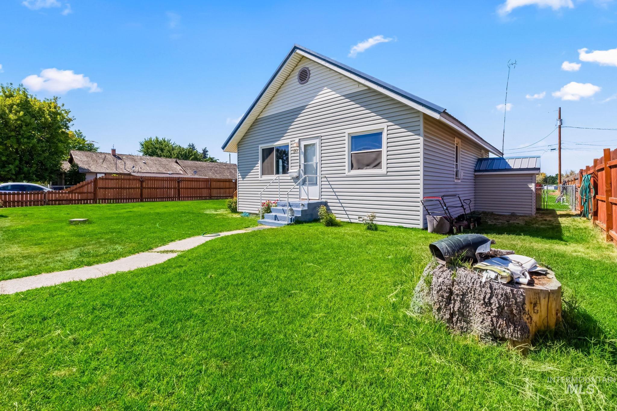 Property Photo: 333 4th N Ave N ID 83661