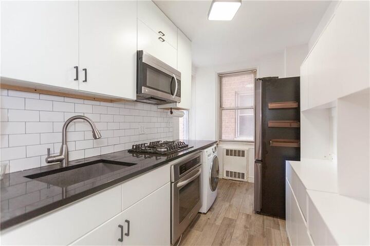 Property Photo:  340 Haven Avenue 3A  NY 10033 