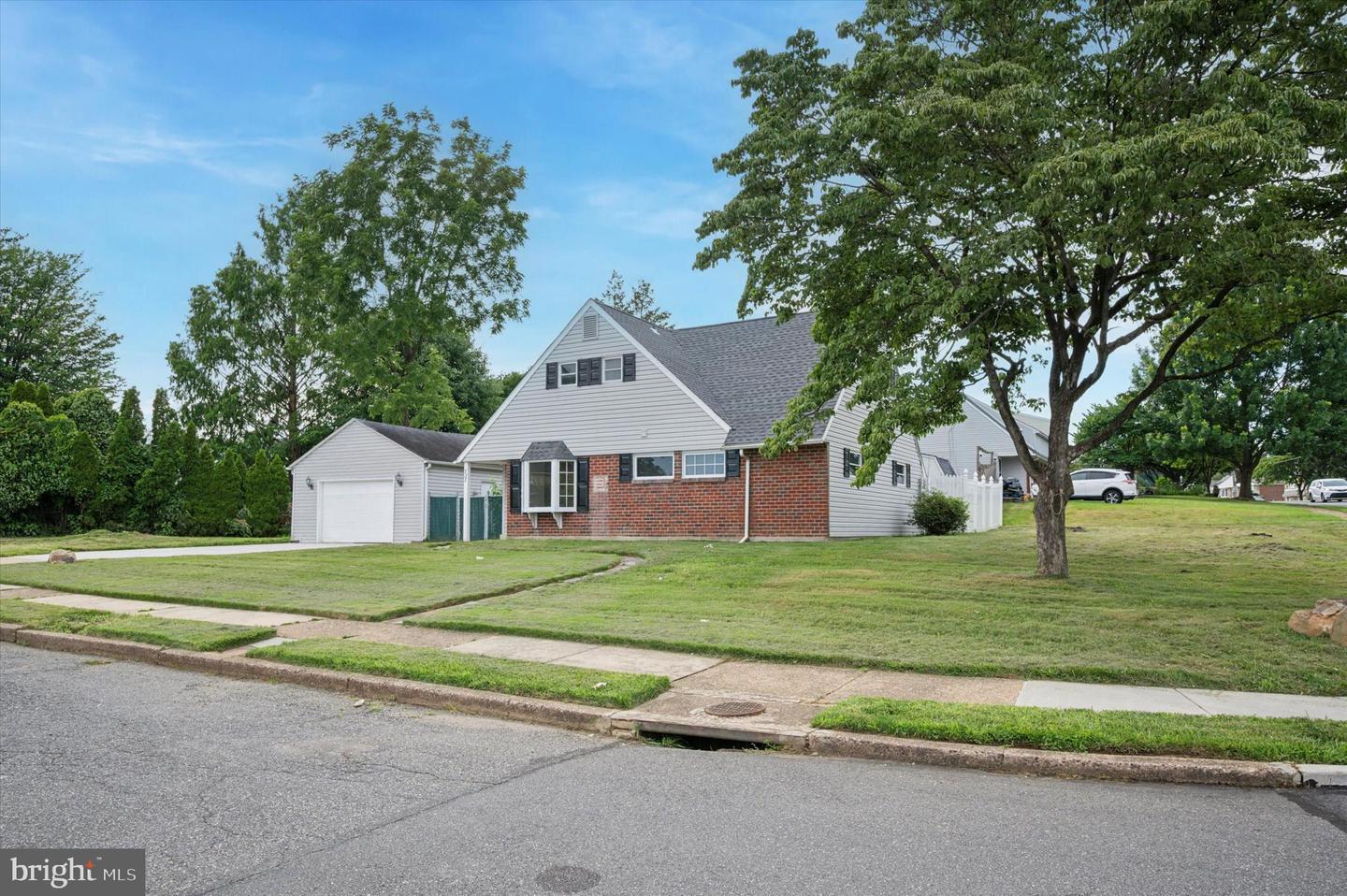 Property Photo:  727 Sherrie Road  PA 19115 