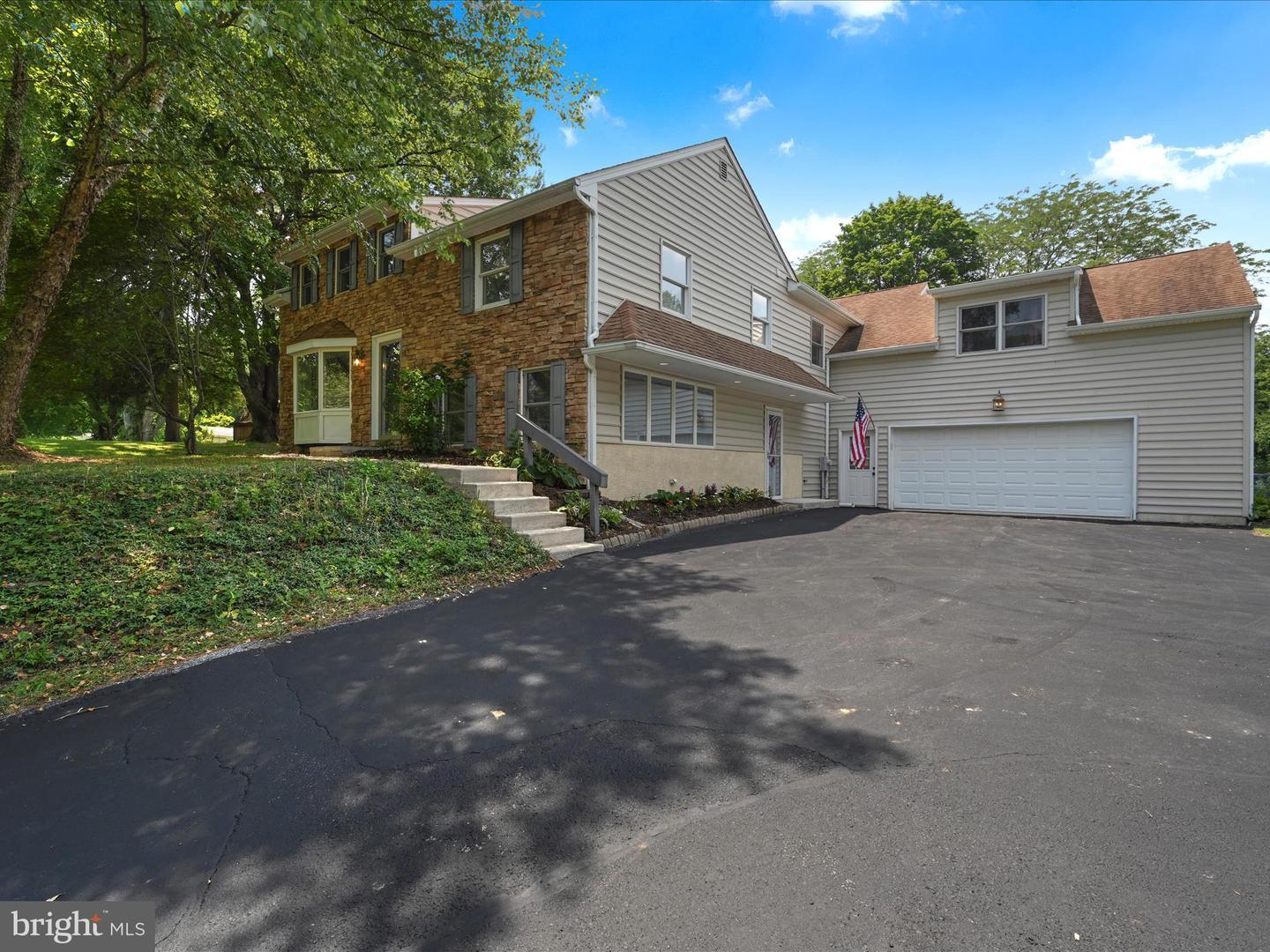 Property Photo:  1124 Grove Road  PA 19380 