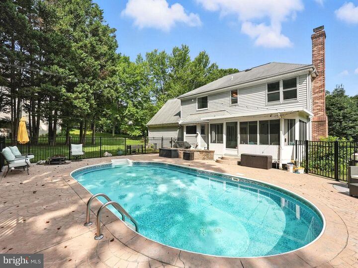 Property Photo: 15055 Greenmount Drive VA 22193
