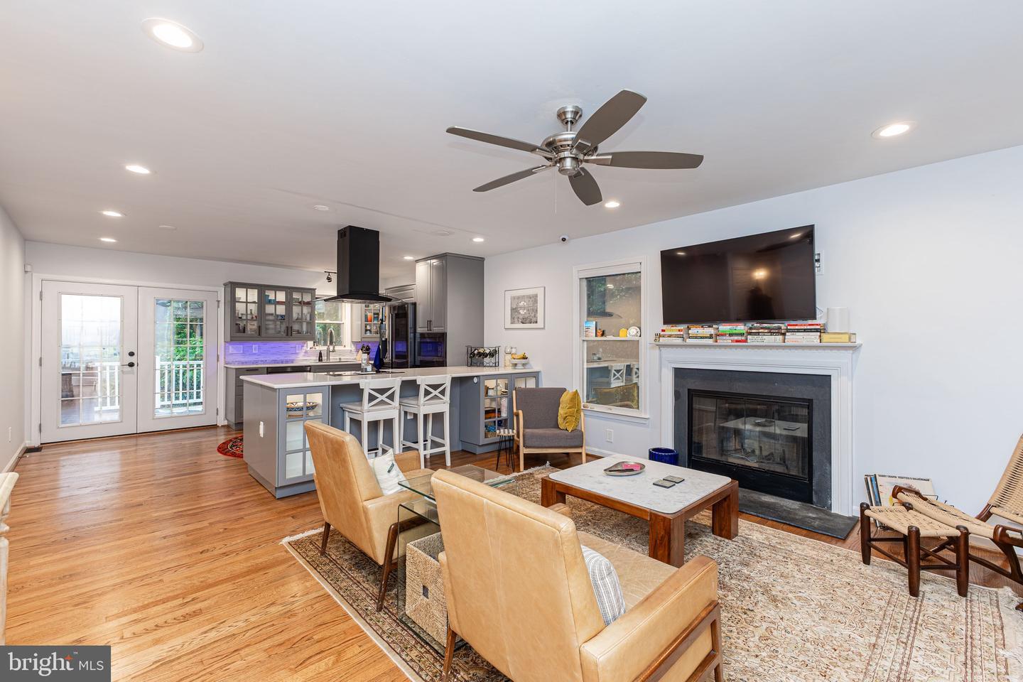 Property Photo: 29 Horner Street VA 20186