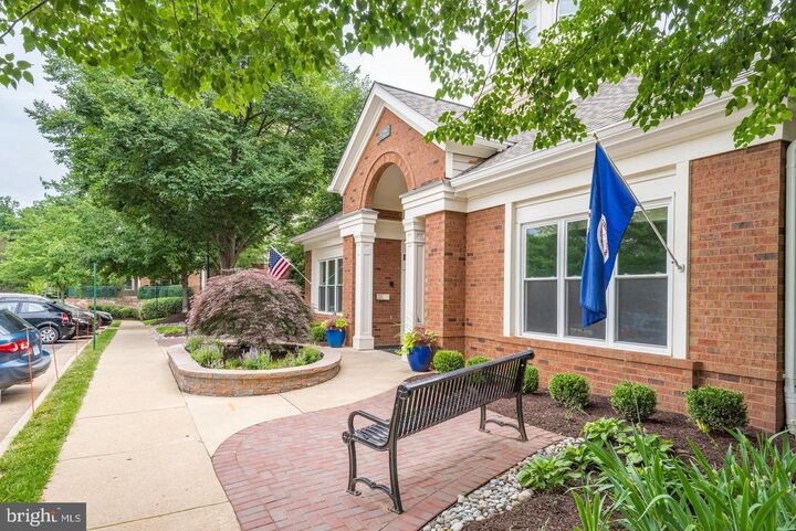 Property Photo:  2204 Westcourt Lane 116  VA 20170 
