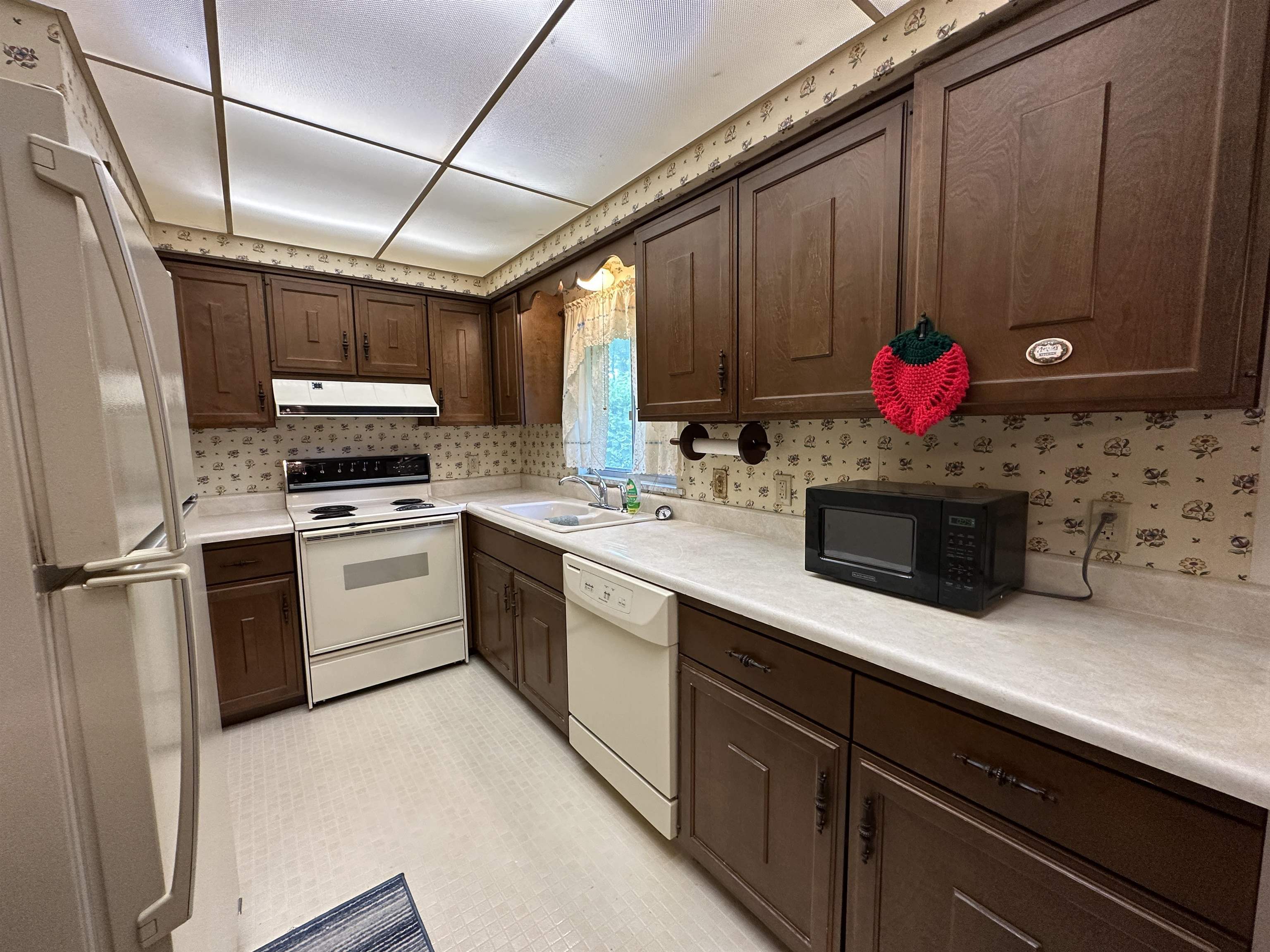 Property Photo:  1121 Meadowbrook Drive  AR 72653-9999 