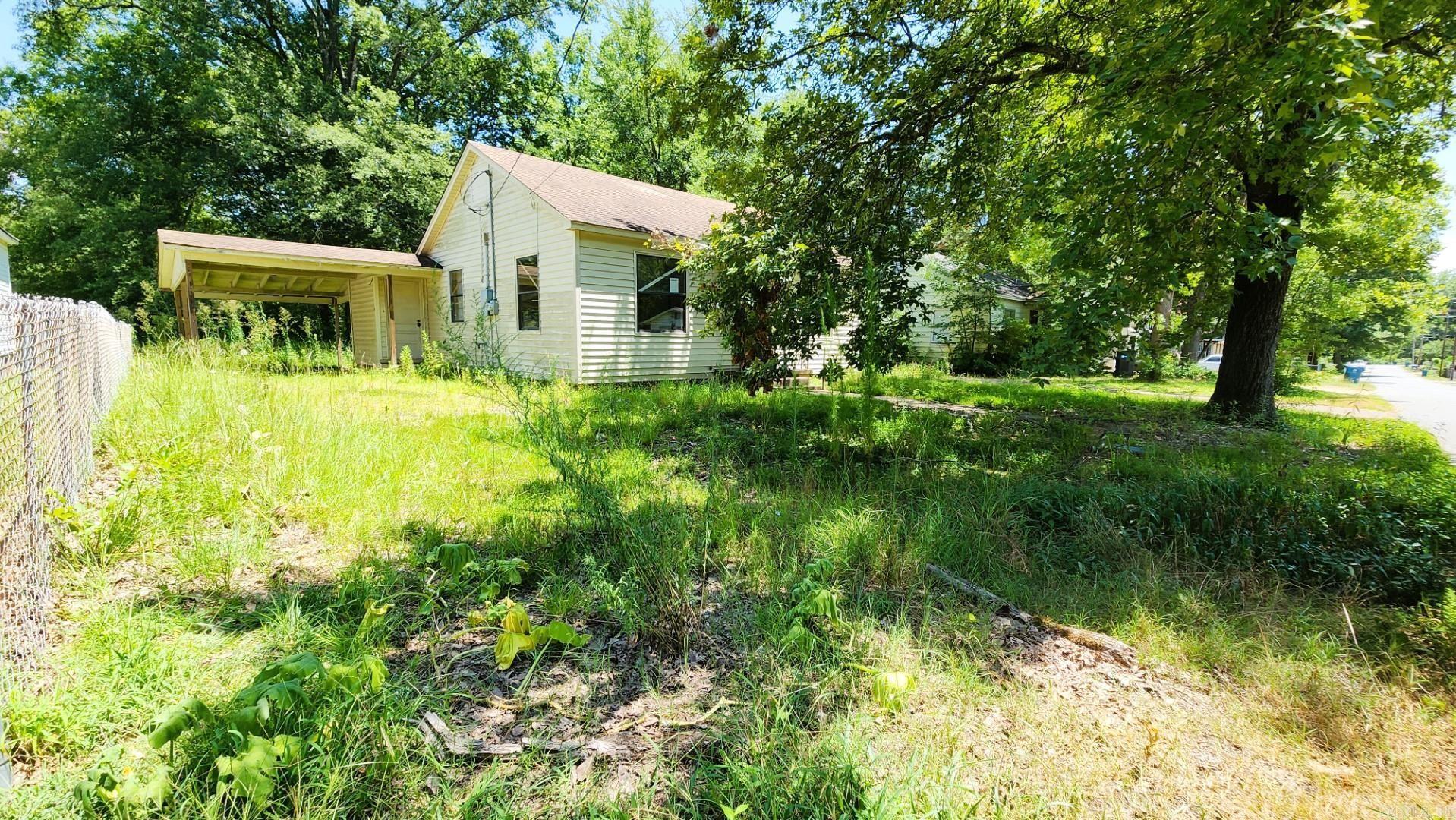 Property Photo:  715 Division Street  AR 72104 
