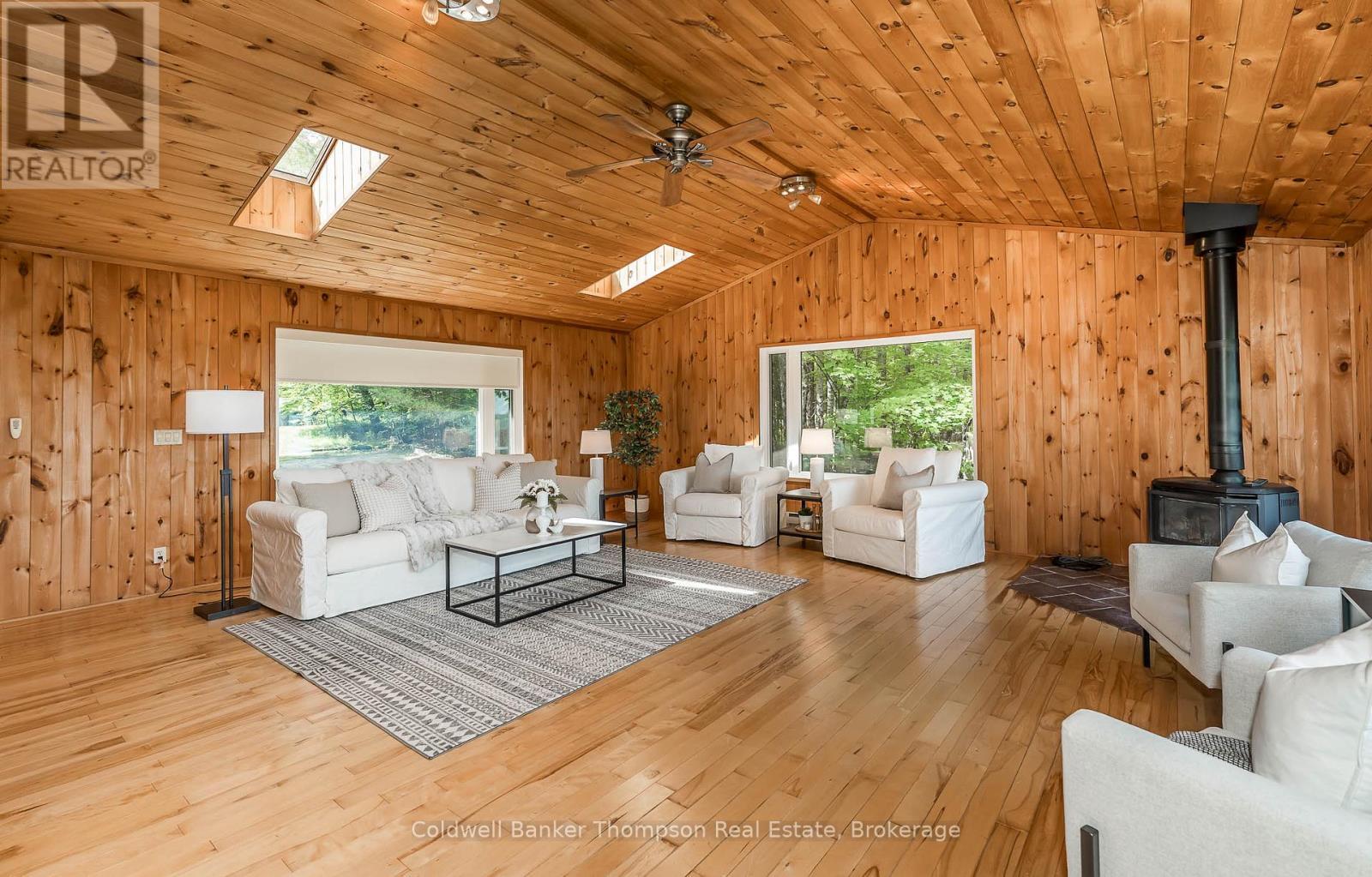 Property Photo:  1090 Muskoka #10 Road  ON P0B 1L0 
