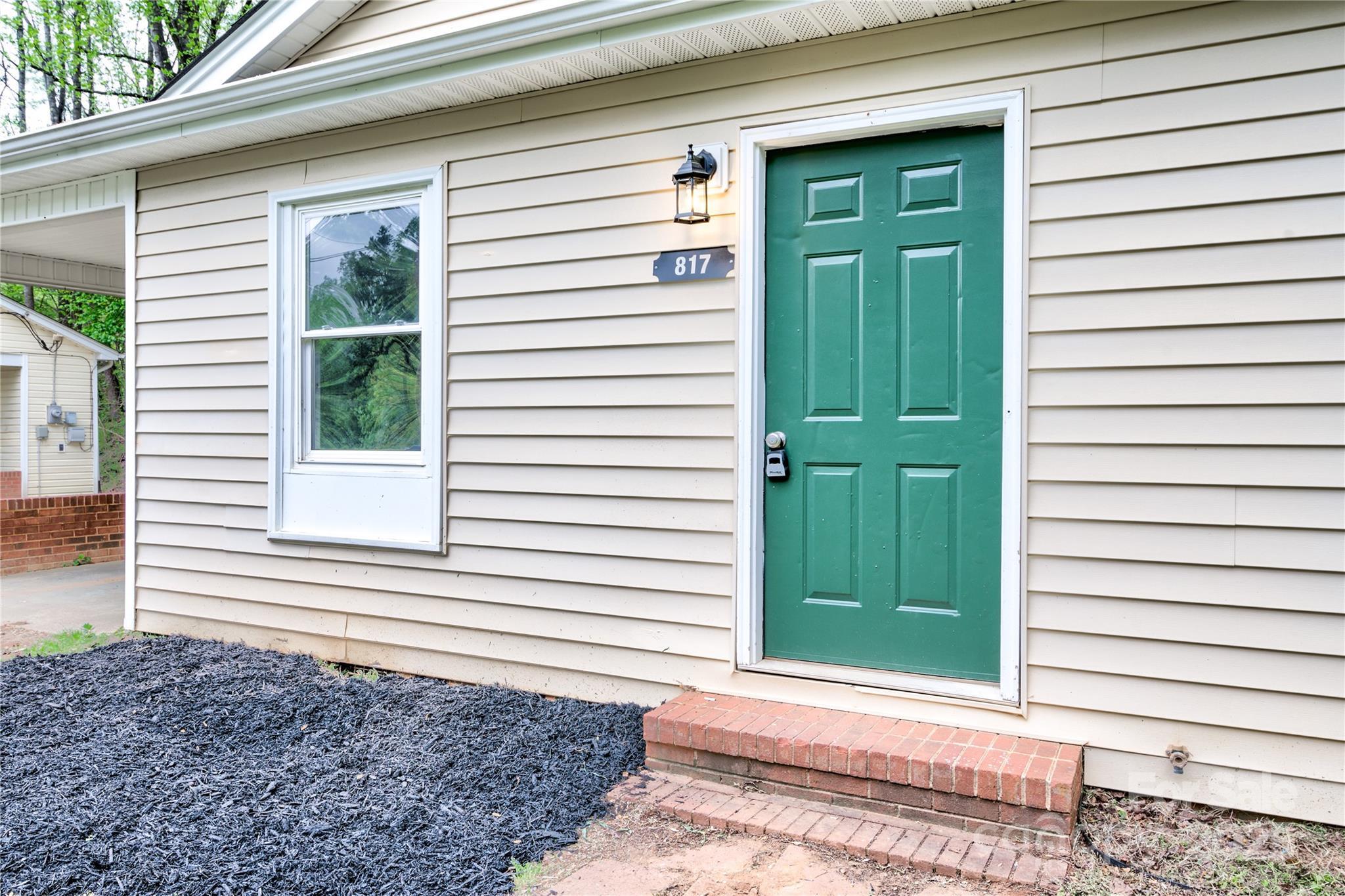 Property Photo: 817 32nd Street Drive NE NC 28613