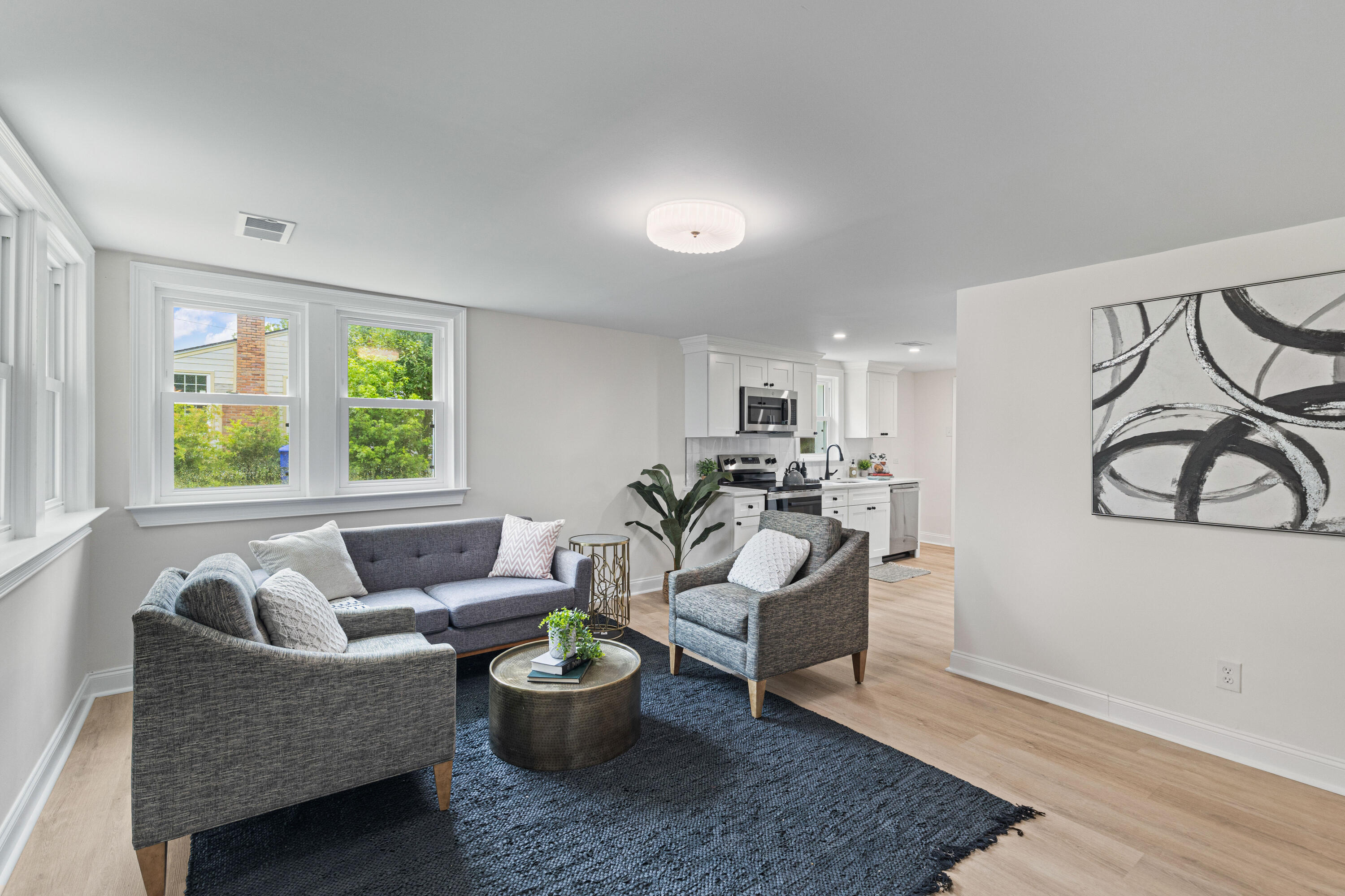 Property Photo:  924 Main Street  SC 29407 