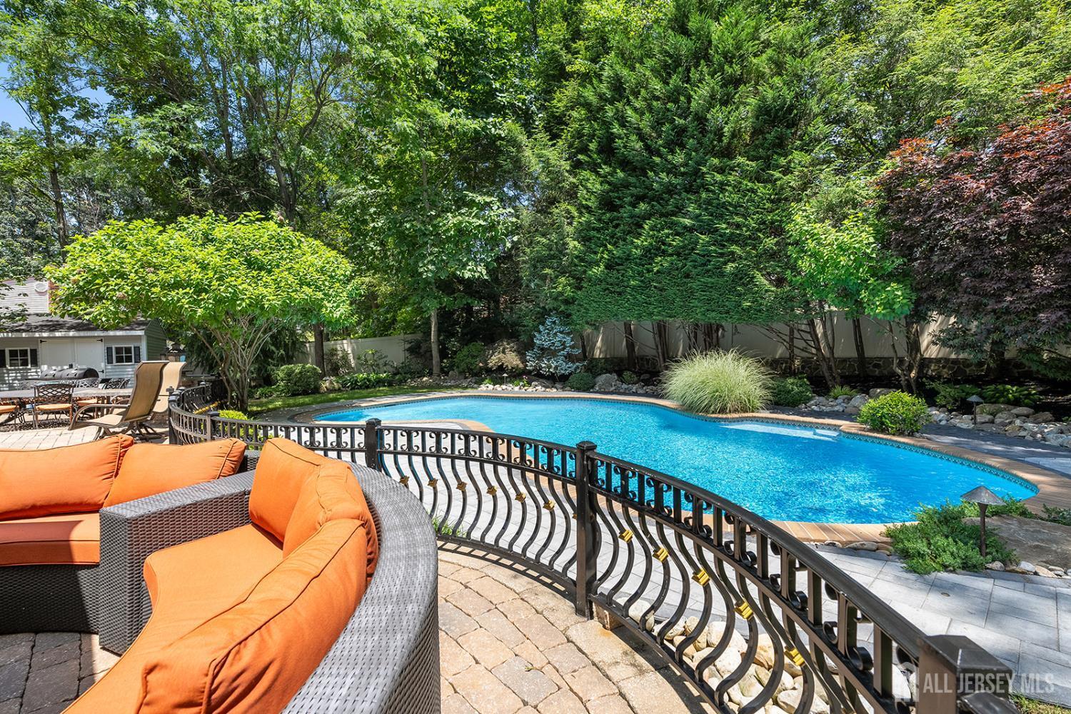 Property Photo:  7 Lorraine Court  NJ 08816 