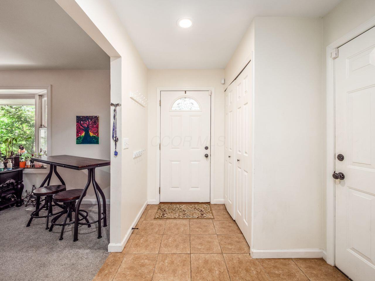 Property Photo: 2010 Shallowford Avenue OH 43235