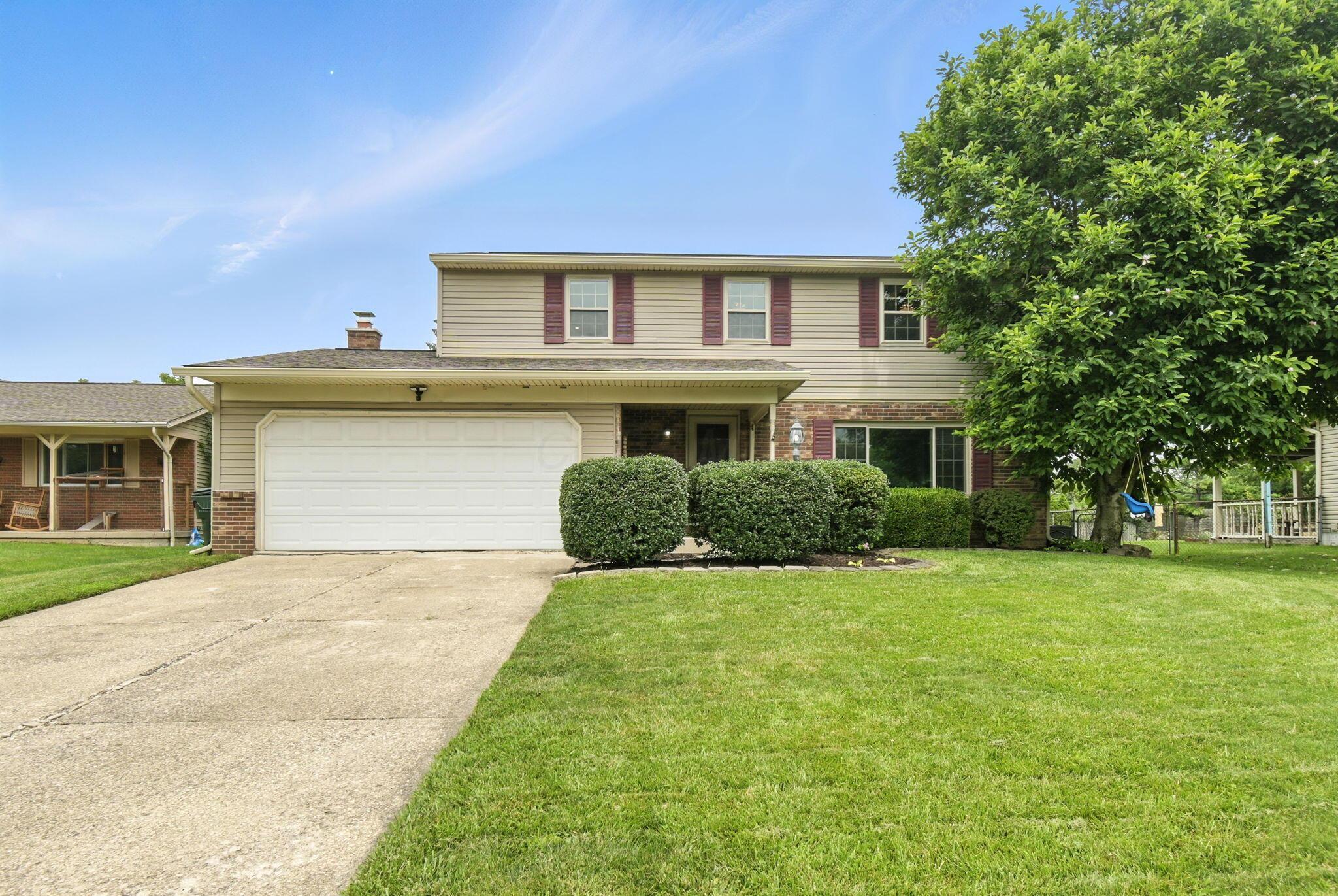 Property Photo: 2036 Queensbridge Drive OH 43235