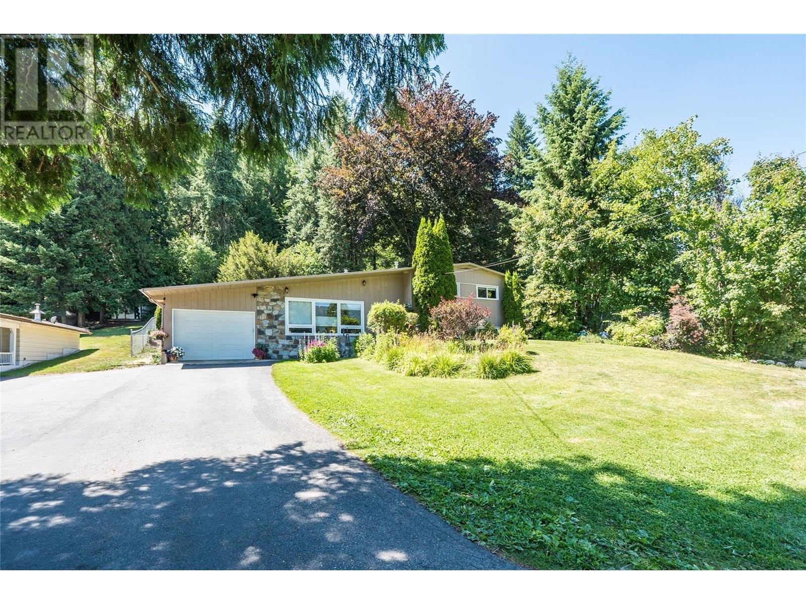2604 10th Avenue  Castlegar BC V1N 3A2 photo