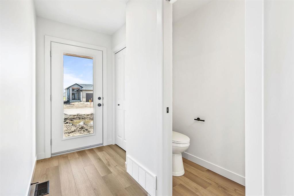 Property Photo: 54 Kootenay Way MB R5G 2Y1