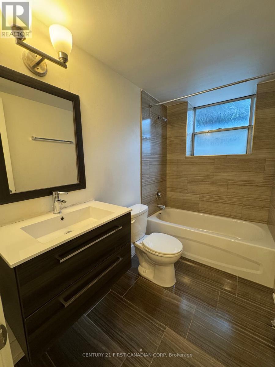 Property Photo:  75 High Street 210  ON N6C 4J8 
