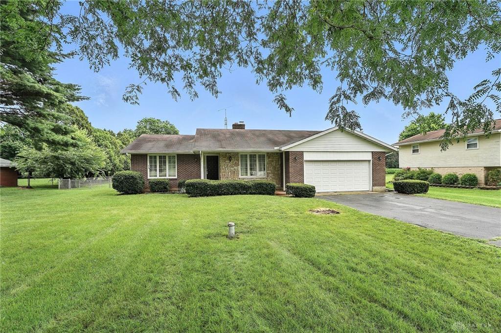 2042 Hilltop Road  Xenia OH 45385 photo