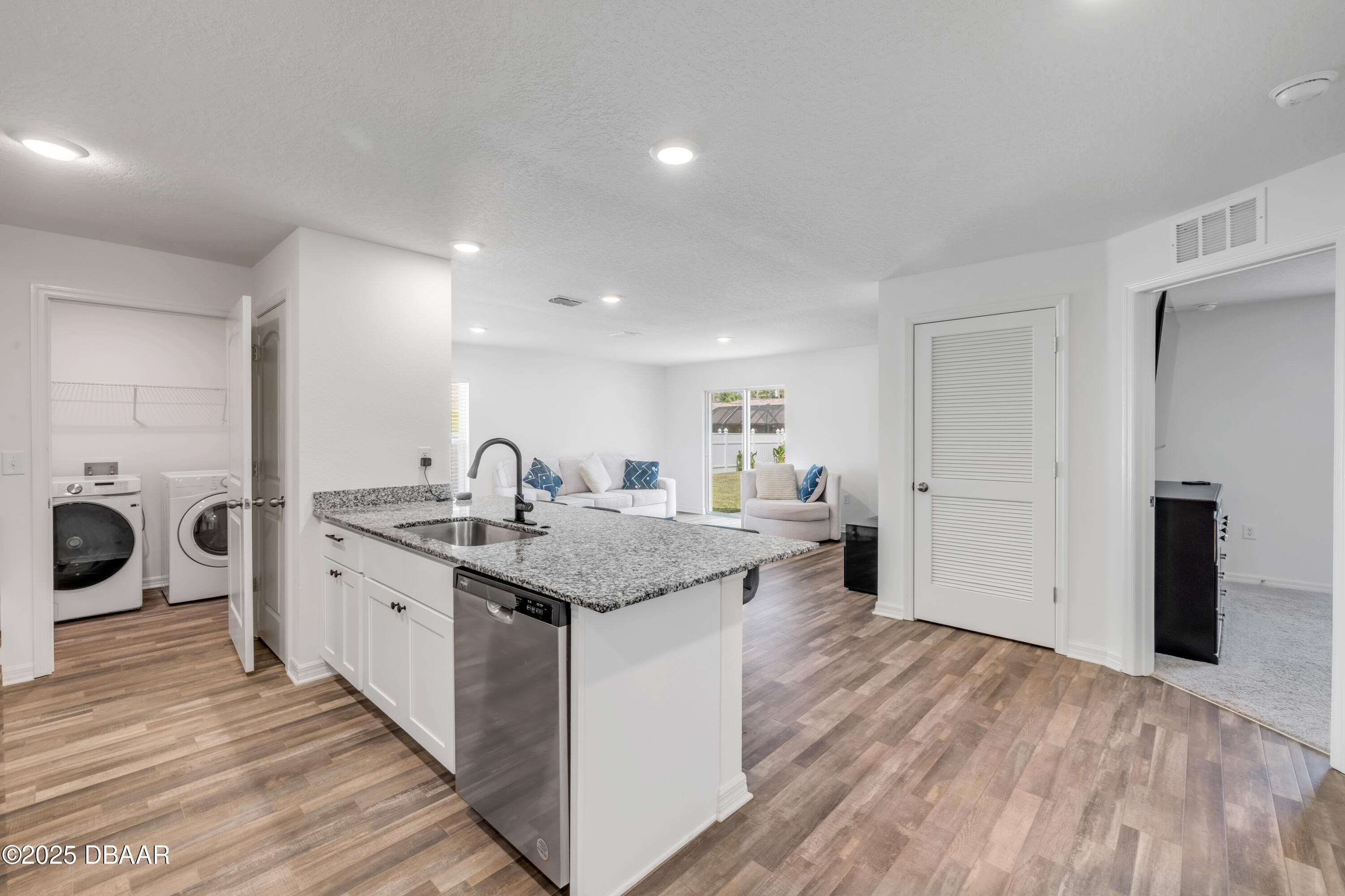 Property Photo: 40 Briarvue Lane FL 32137