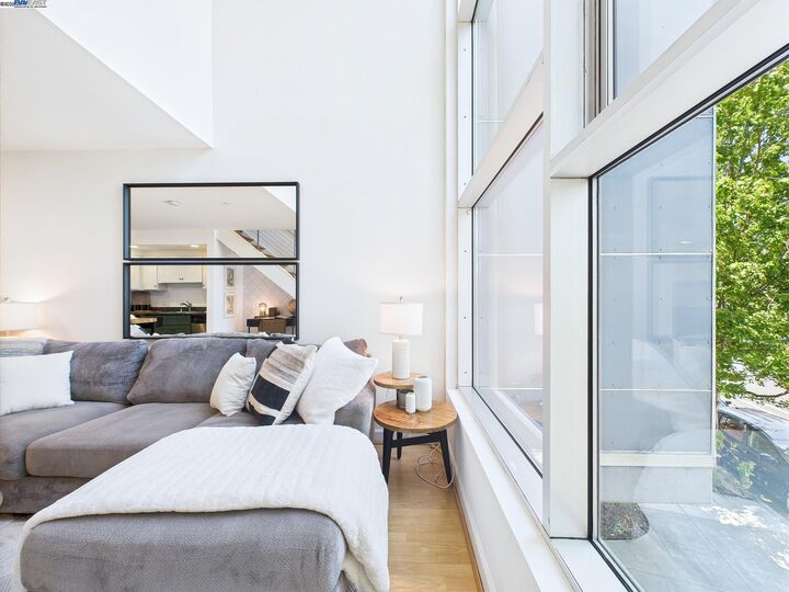 Property Photo:  485 W Macarthur Blvd 201  CA 94609 
