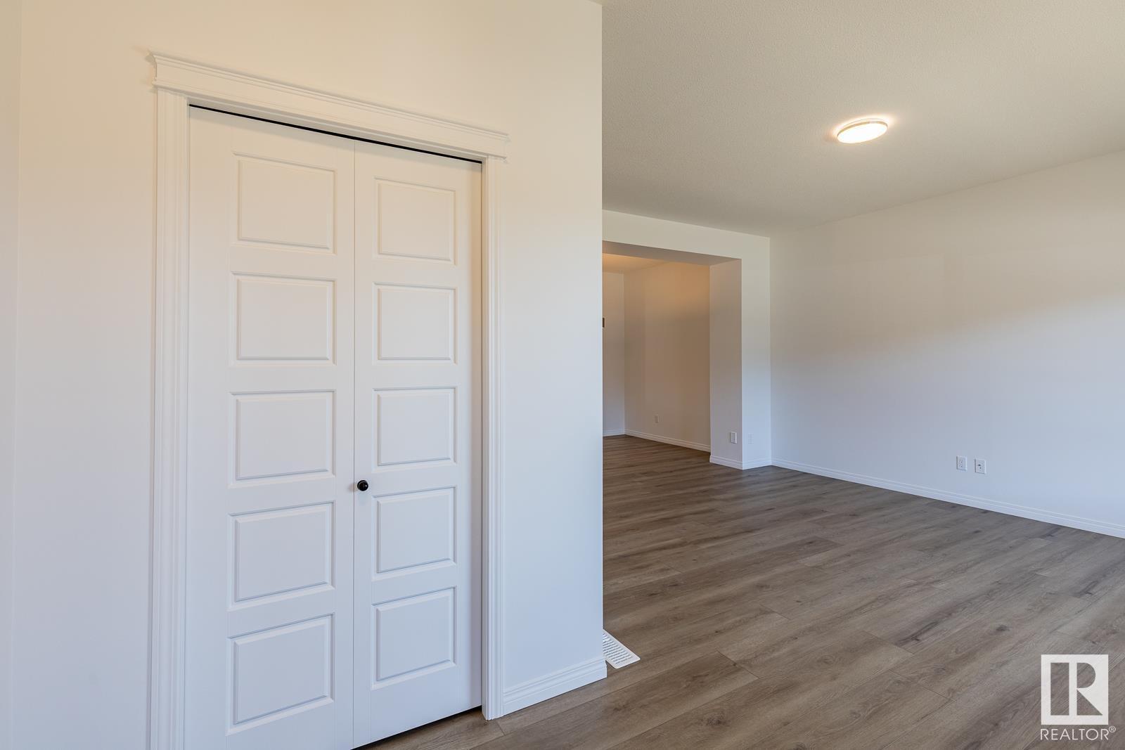Property Photo: 32 Resplendent Way AB T8N 8B3