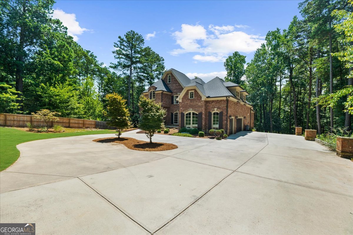 Property Photo: 6806 Misty Cove Lane GA 30542