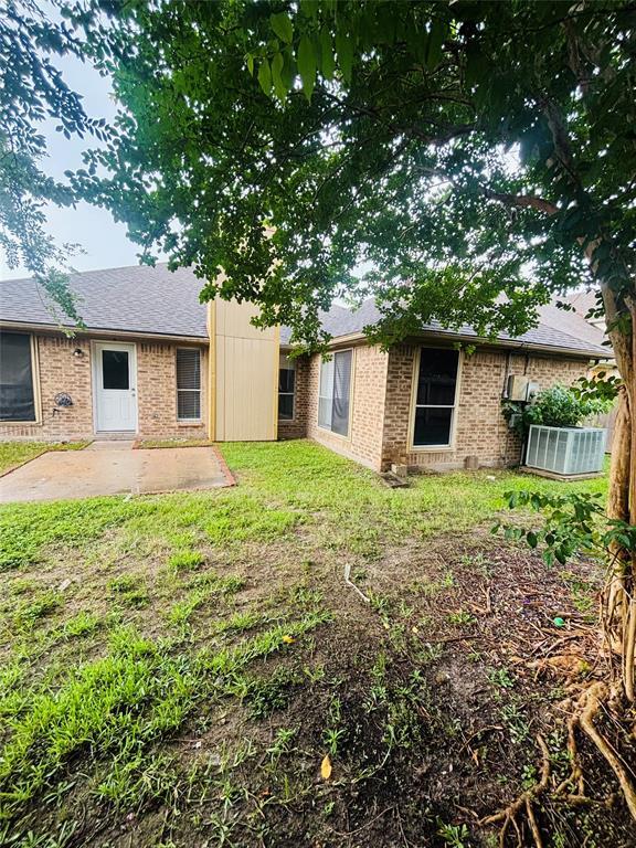 Property Photo: 5307 Oak Falls Drive TX 77066