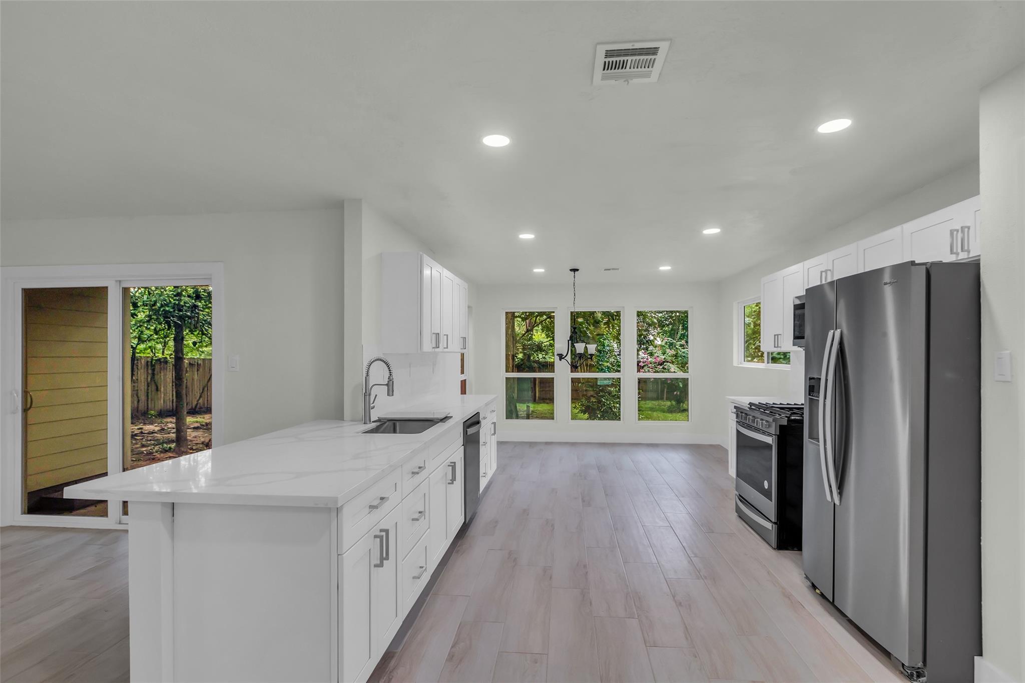 Property Photo: 1602 Pine Oak Drive TX 77304