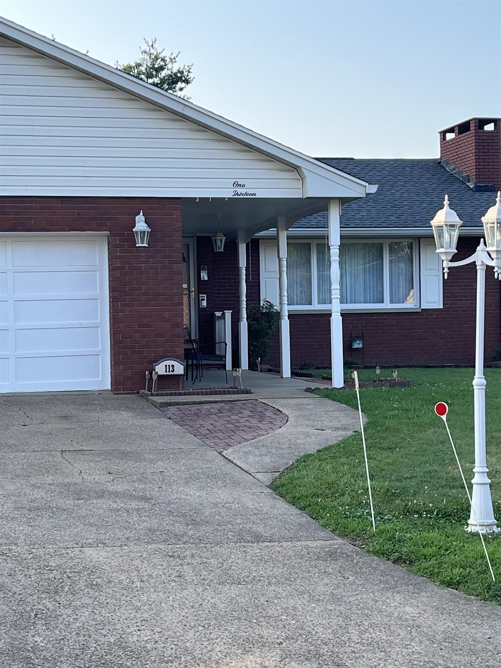 Property Photo:  113 Willoughby Avenue  WV 25705 