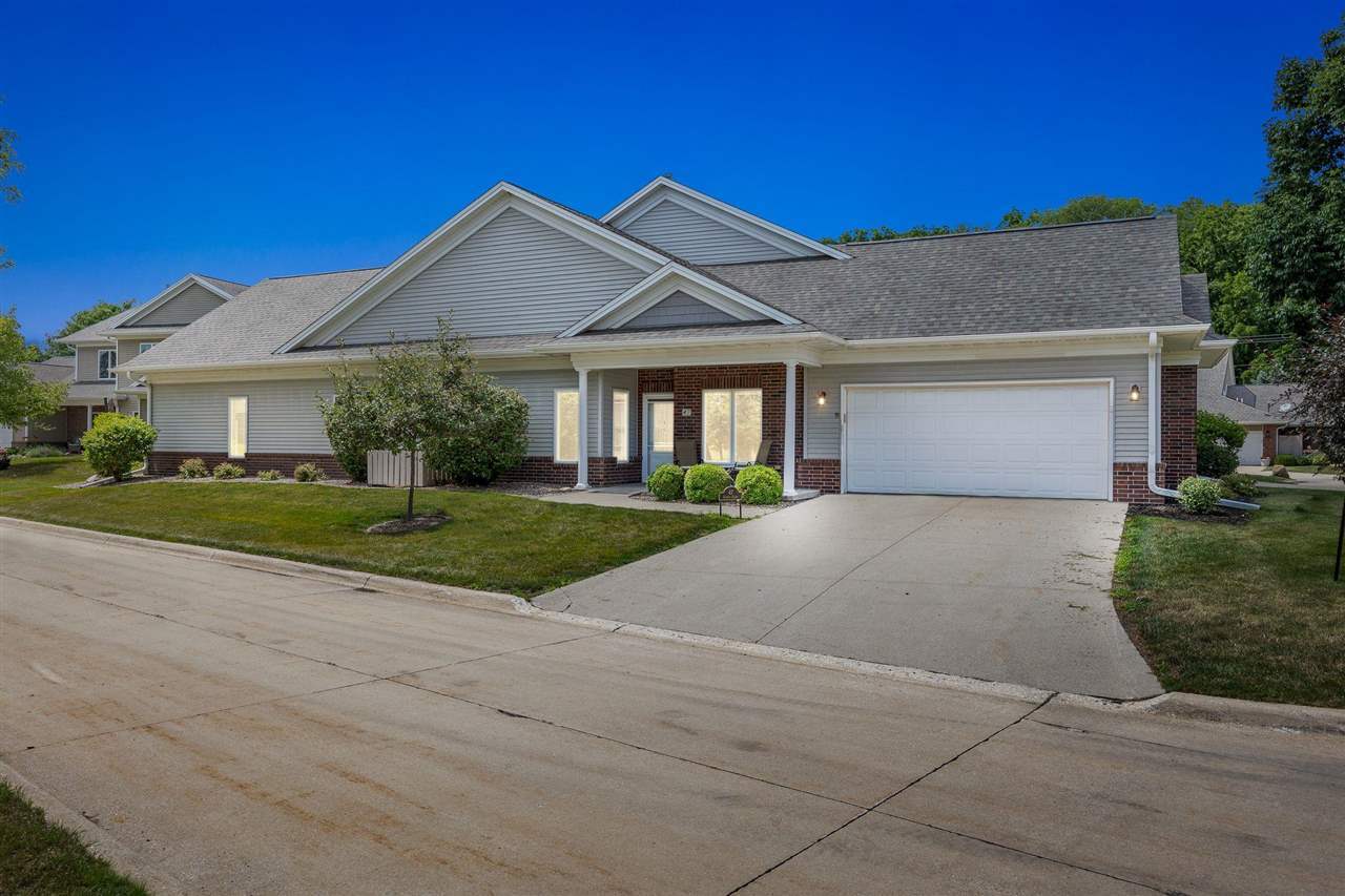 47 Colwyn Ct  Iowa City IA 52246 photo