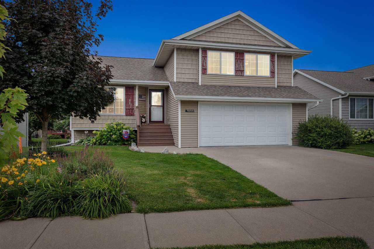 1533 Vesti Ln  Iowa City IA 52240 photo